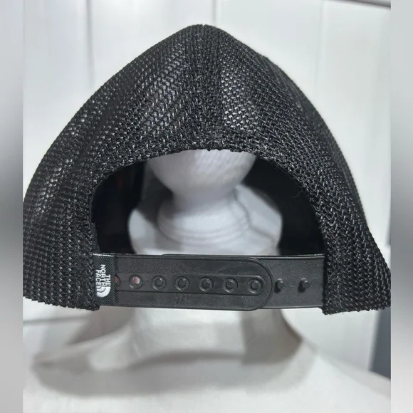 NWOT North Face red/black trucker hat - Picture 3 of 4